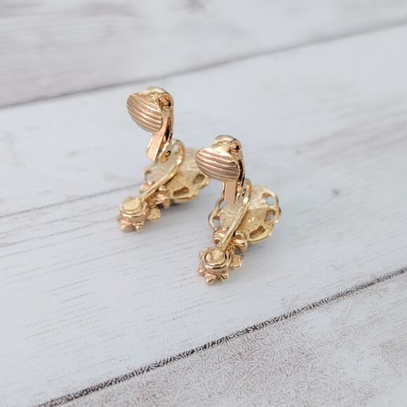 Vintage Clip On Earrings Regal Gold Tone with Clear & Red Gems - Picture 5 of 6
